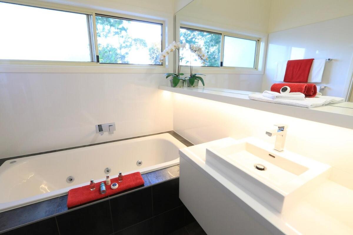 Inglenook Luxury Spa Cottage For Two Cowes Extérieur photo
